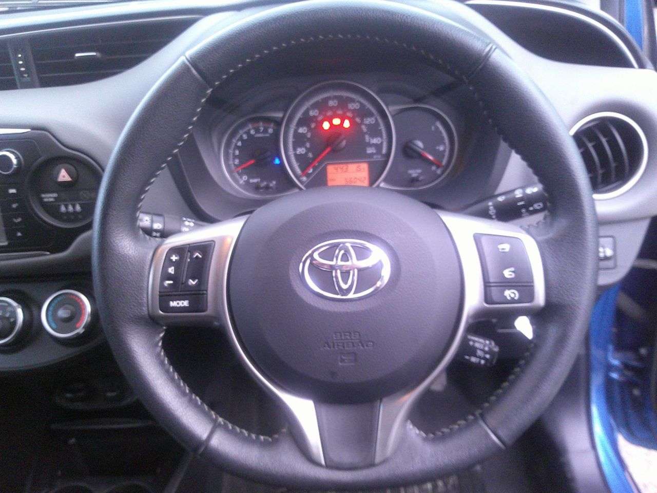 2016 TOYOTA YARIS 2016 TOYOTA YARIS
