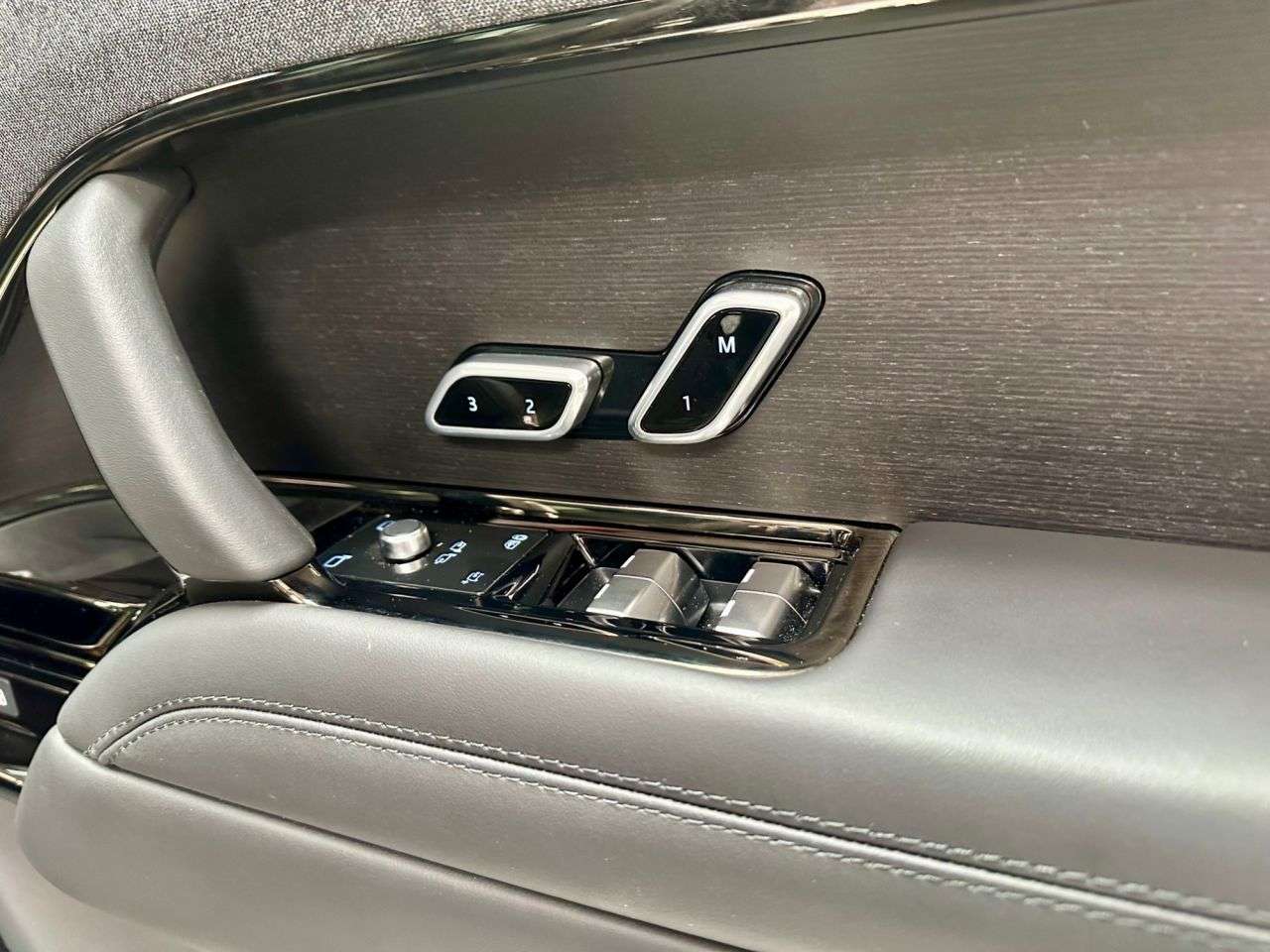 2025 LAND ROVER DEFENDER 2025 LAND ROVER DEFENDER