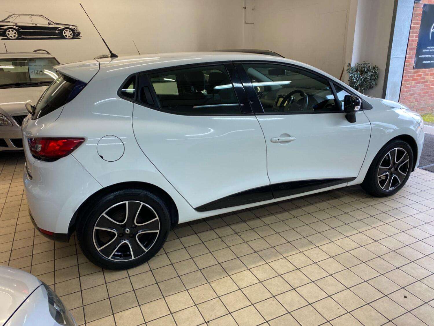 2015 RENAULT CLIO 2015 RENAULT CLIO