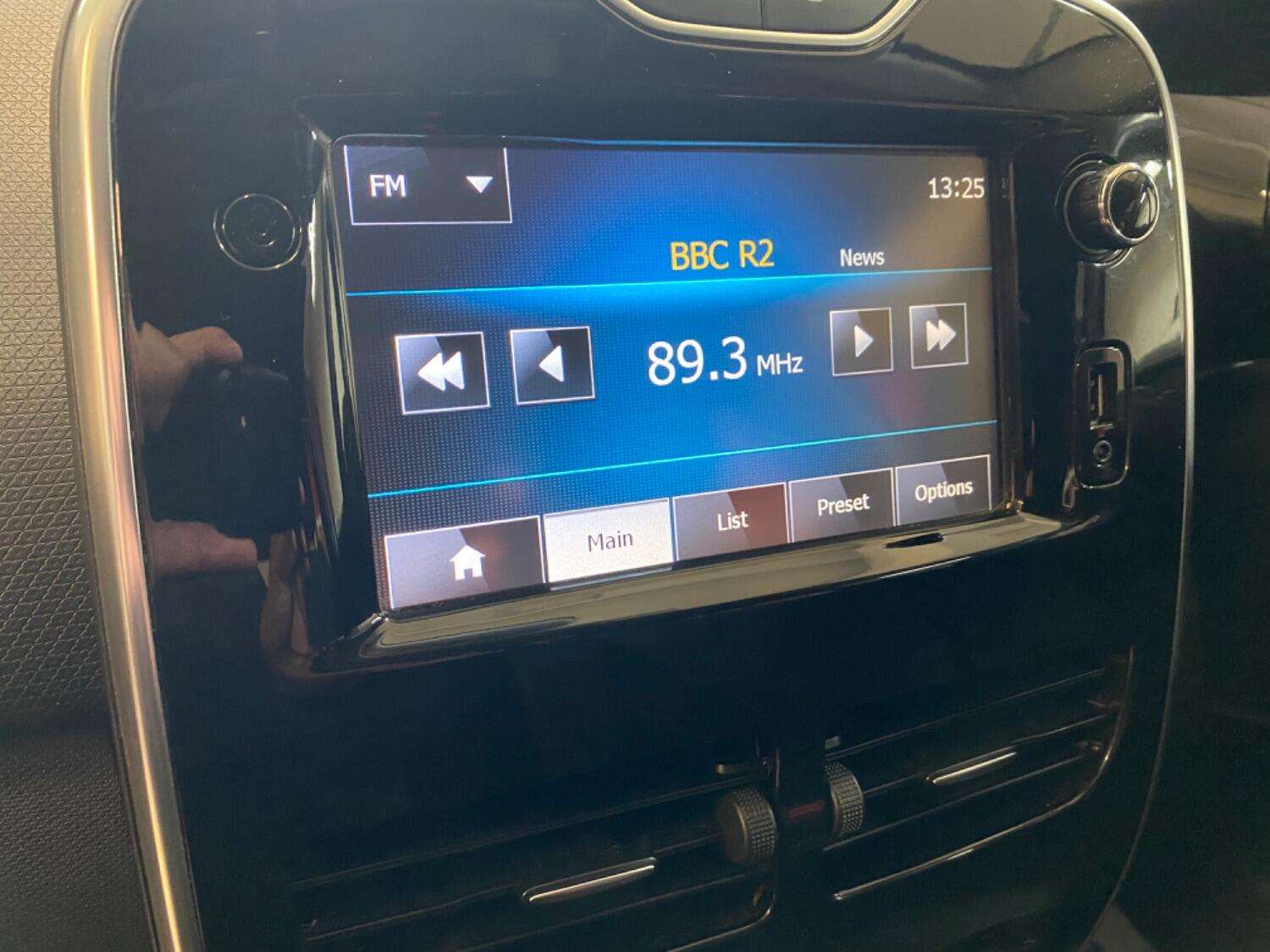 2015 RENAULT CLIO 2015 RENAULT CLIO