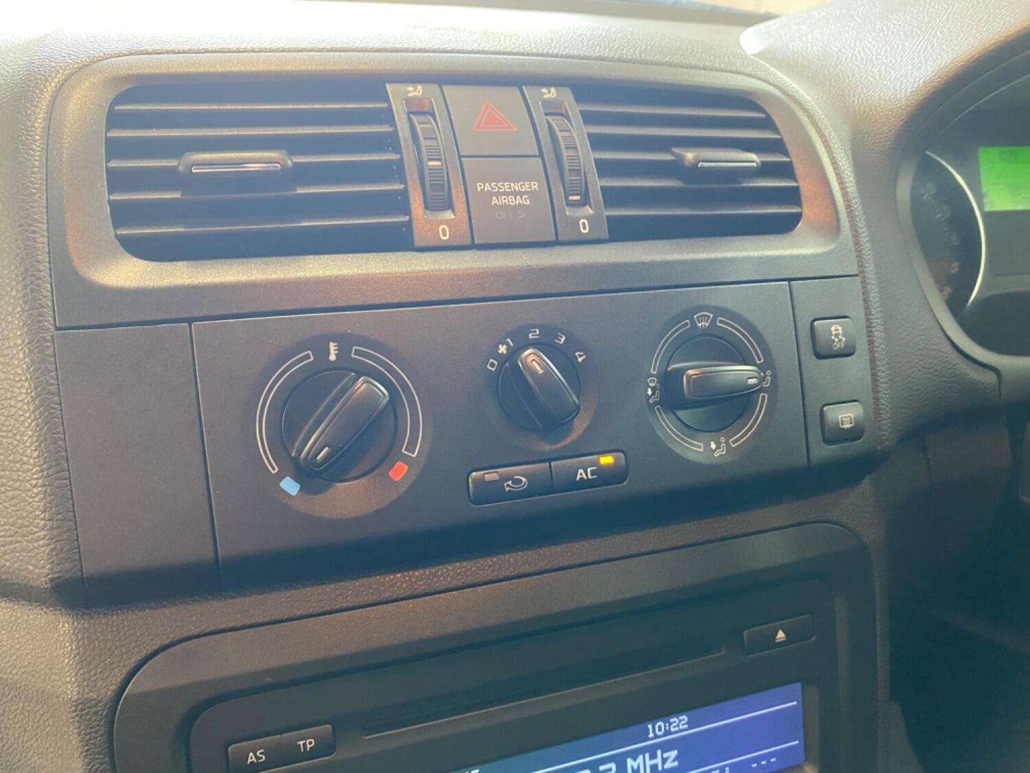 2014 SKODA FABIA 2014 SKODA FABIA