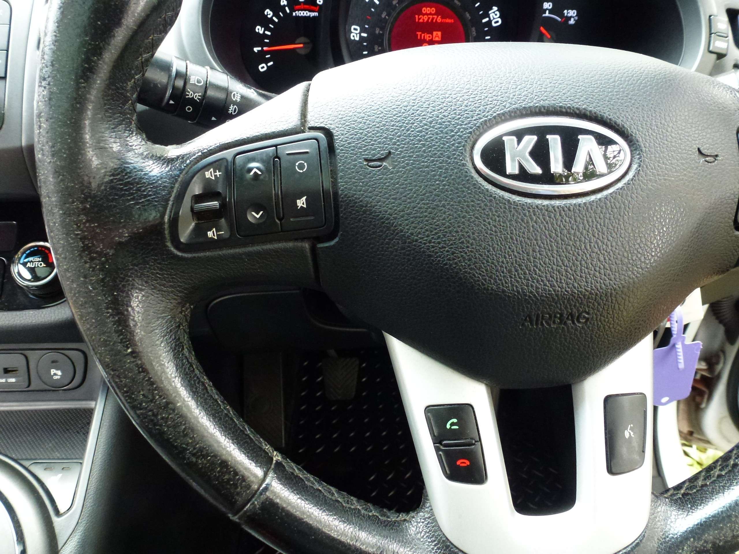 2011 KIA SPORTAGE 2011 KIA SPORTAGE