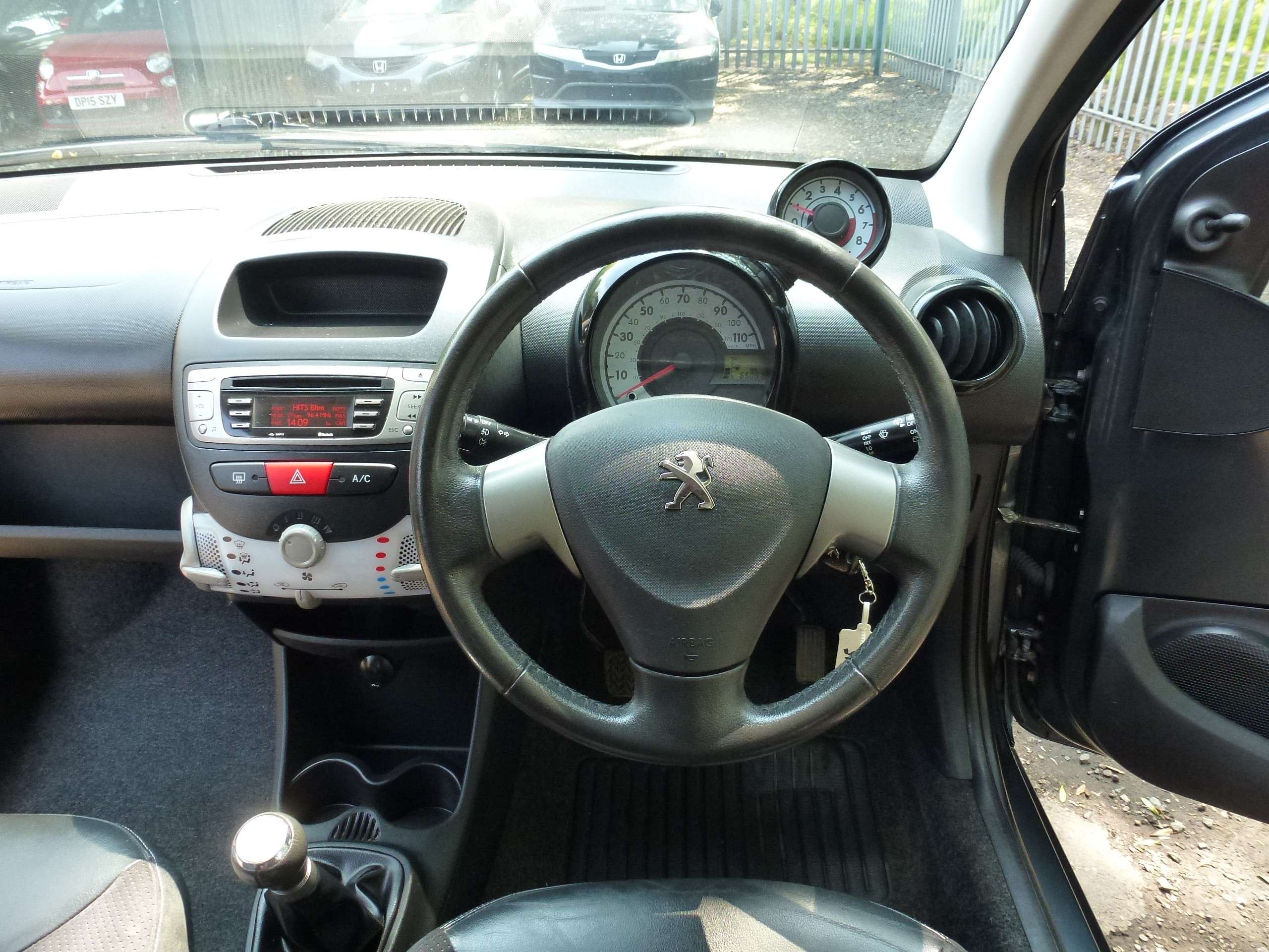 2013 PEUGEOT 107 2013 PEUGEOT 107