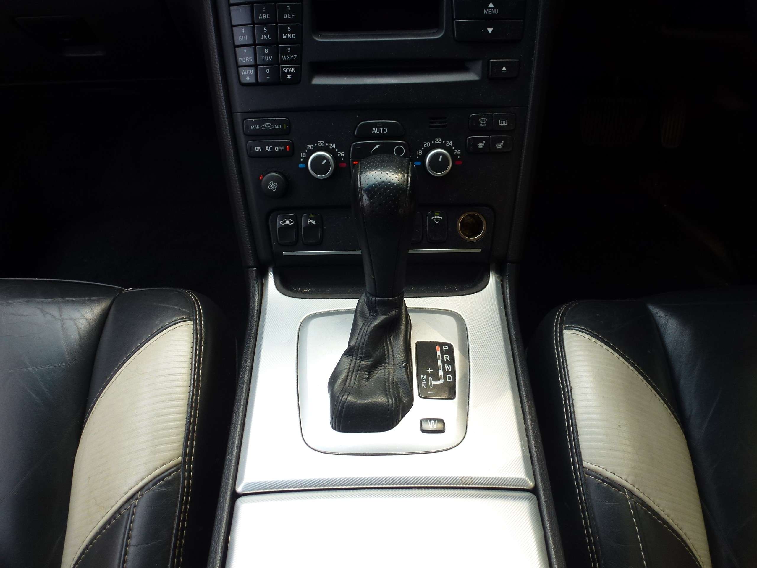 2012 VOLVO XC90 2012 VOLVO XC90