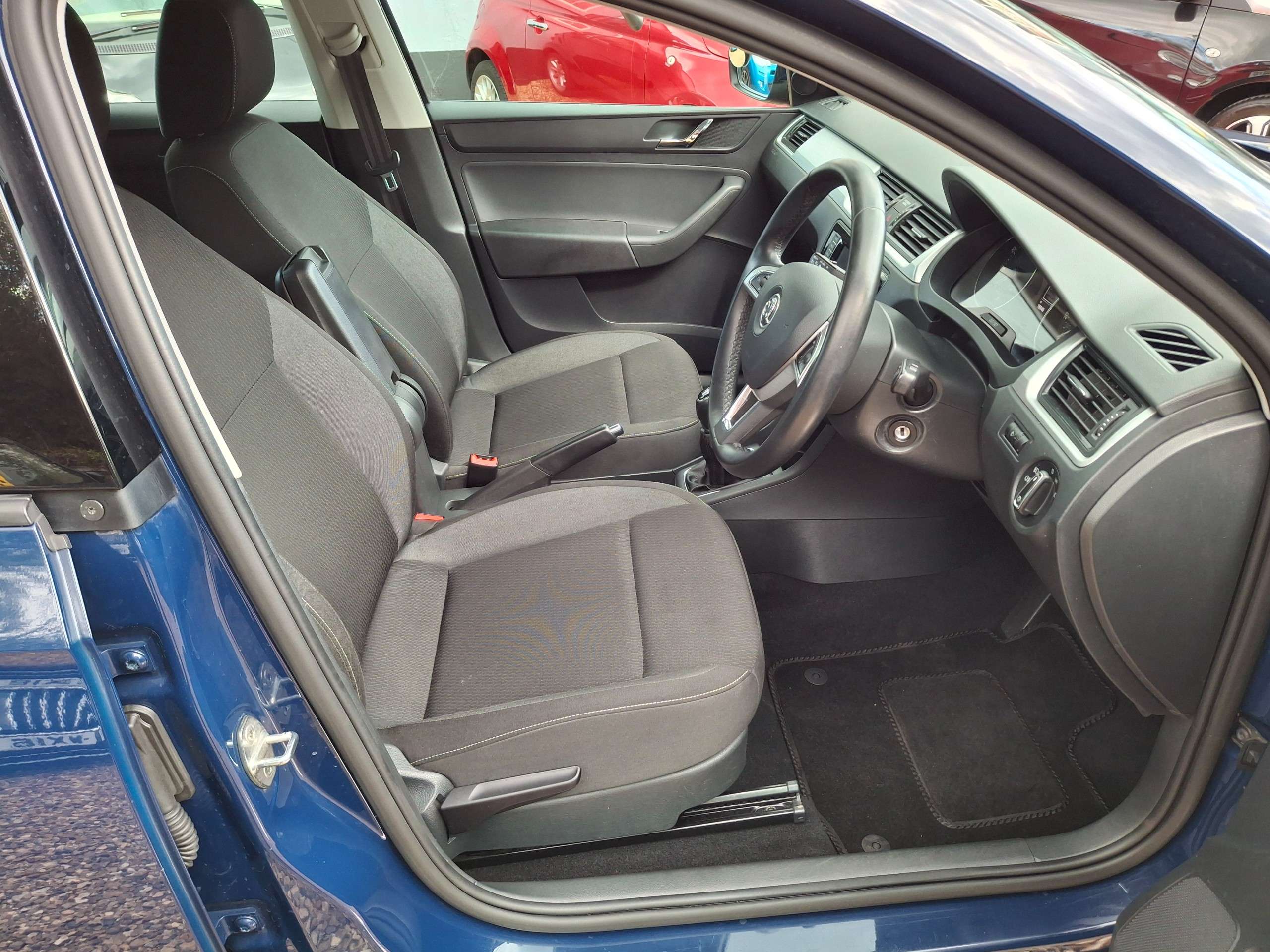 2015 SKODA RAPID SPACEBACK 2015 SKODA RAPID SPACEBACK