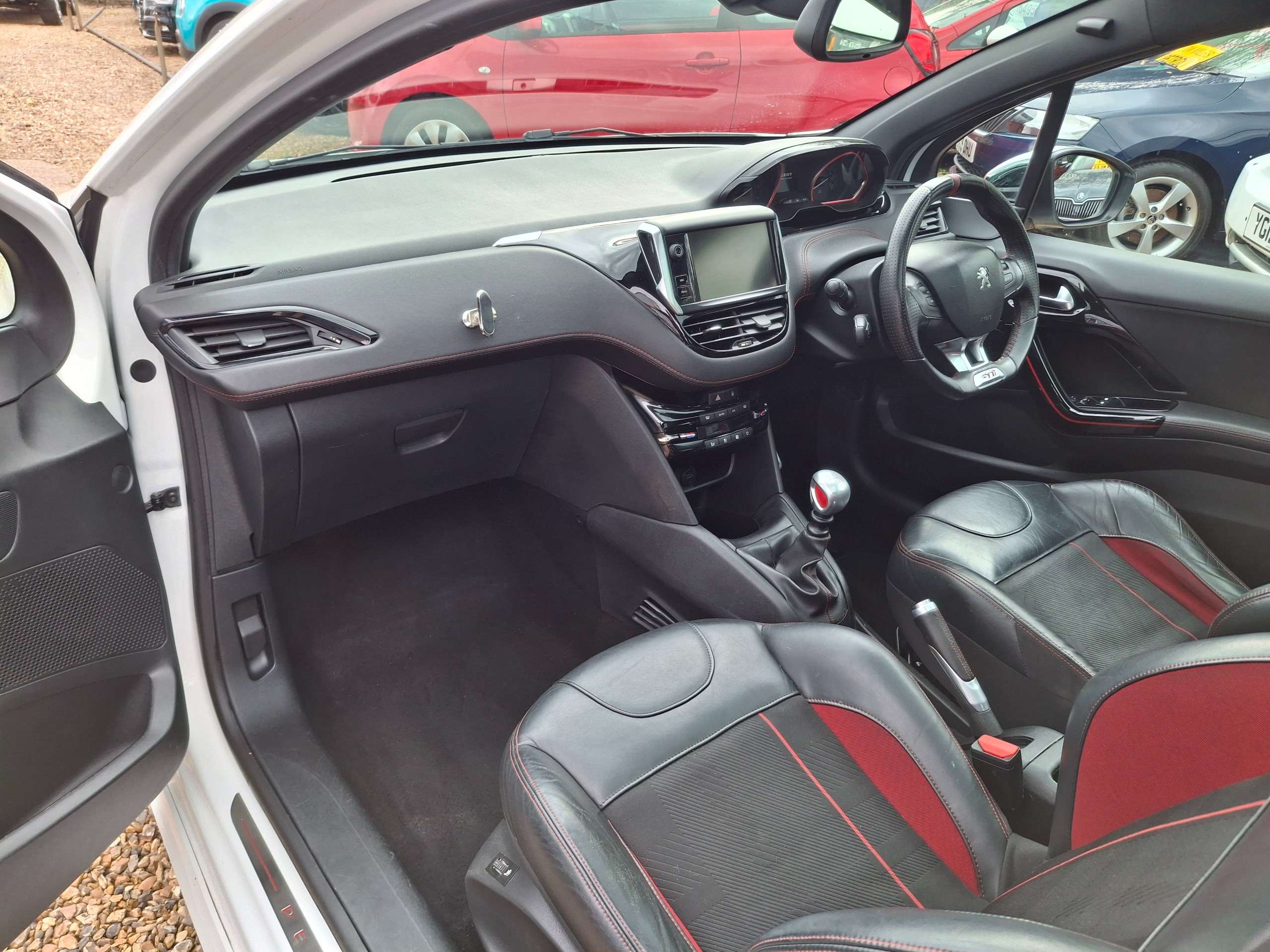 2015 PEUGEOT 208 2015 PEUGEOT 208