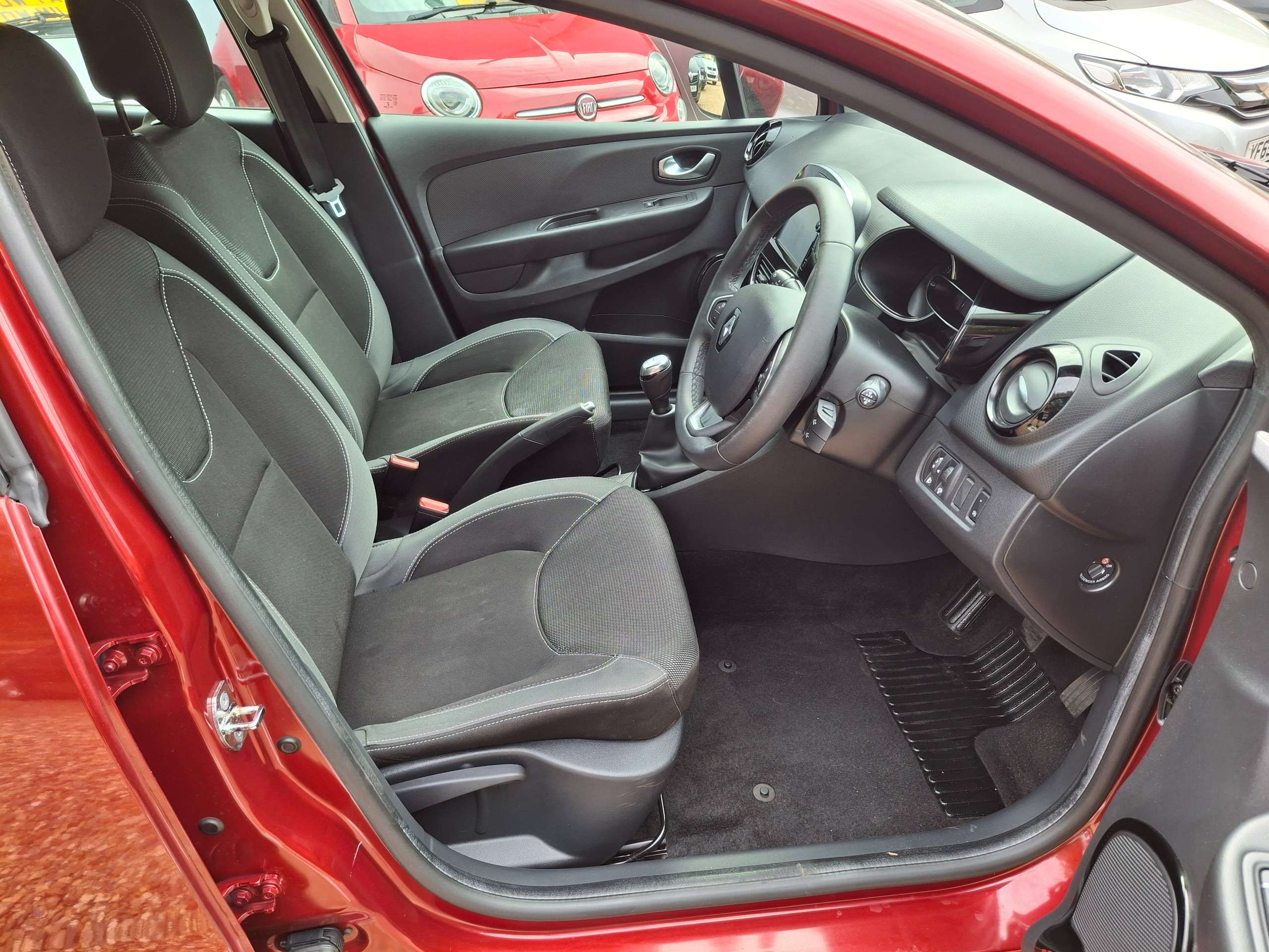 2017 RENAULT CLIO 2017 RENAULT CLIO