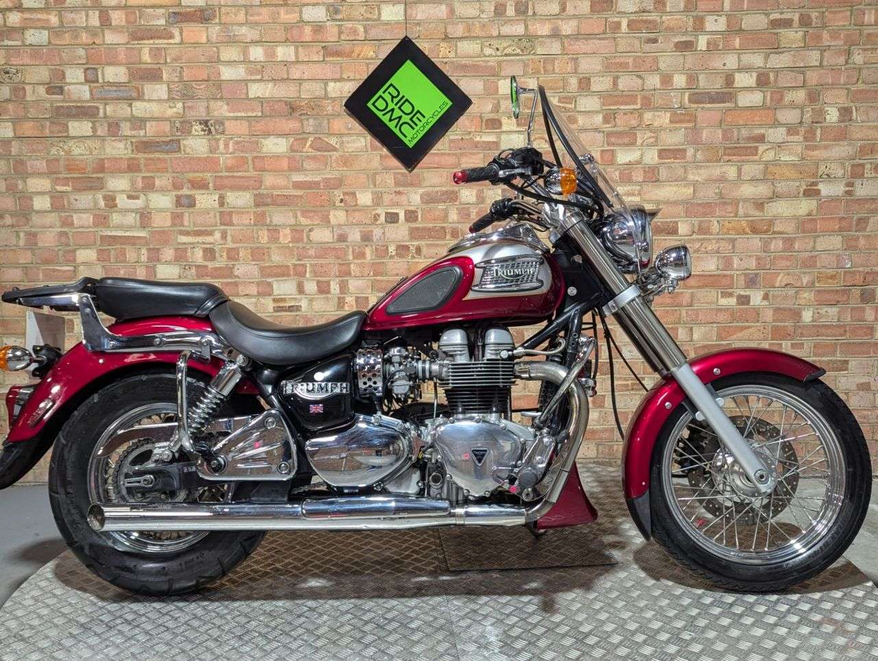 2001 TRIUMPH BONNEVILLE AMERICA 2001 TRIUMPH BONNEVILLE AMERICA