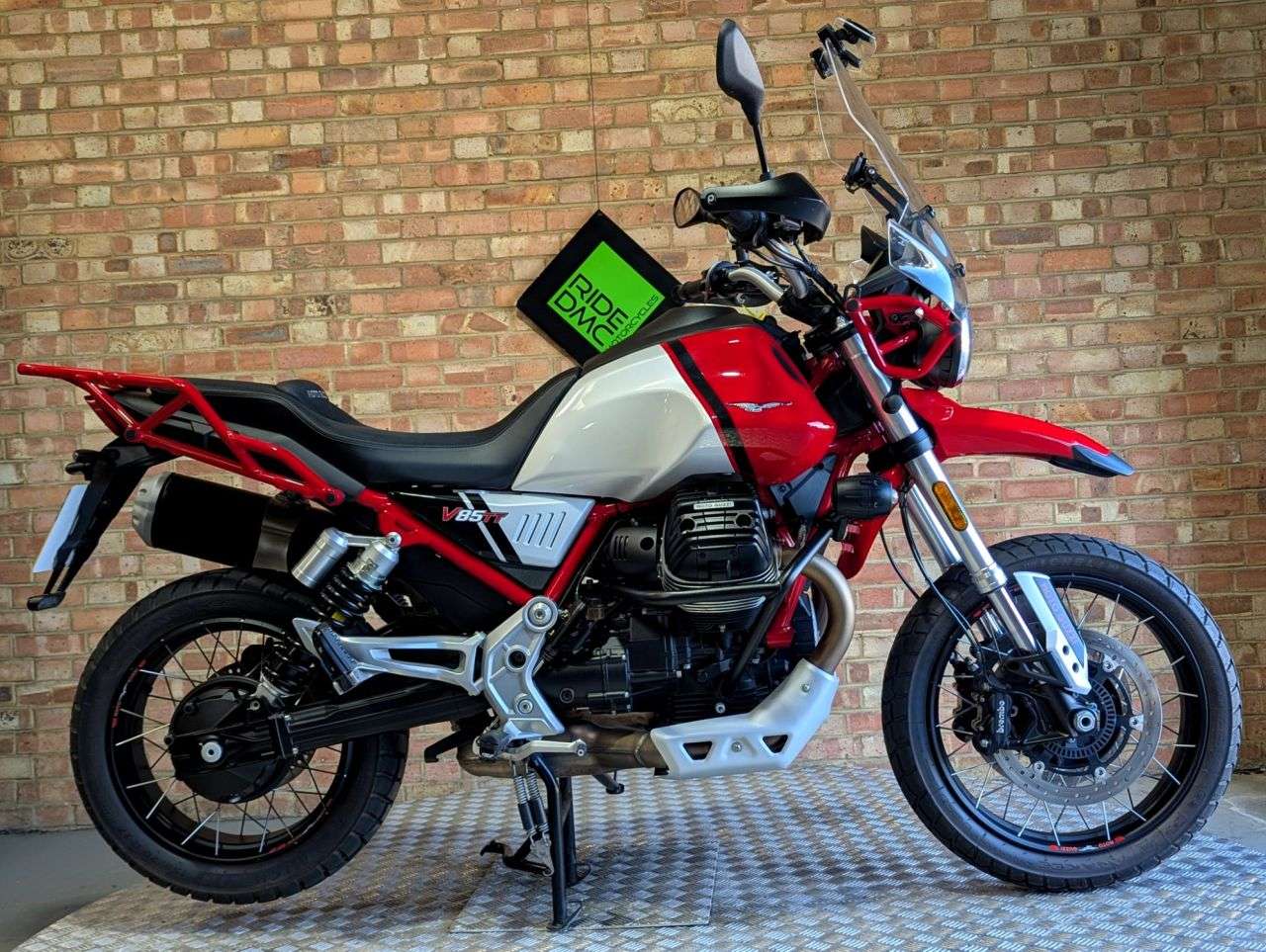 2023 MOTO GUZZI V85 TT 2023 MOTO GUZZI V85 TT