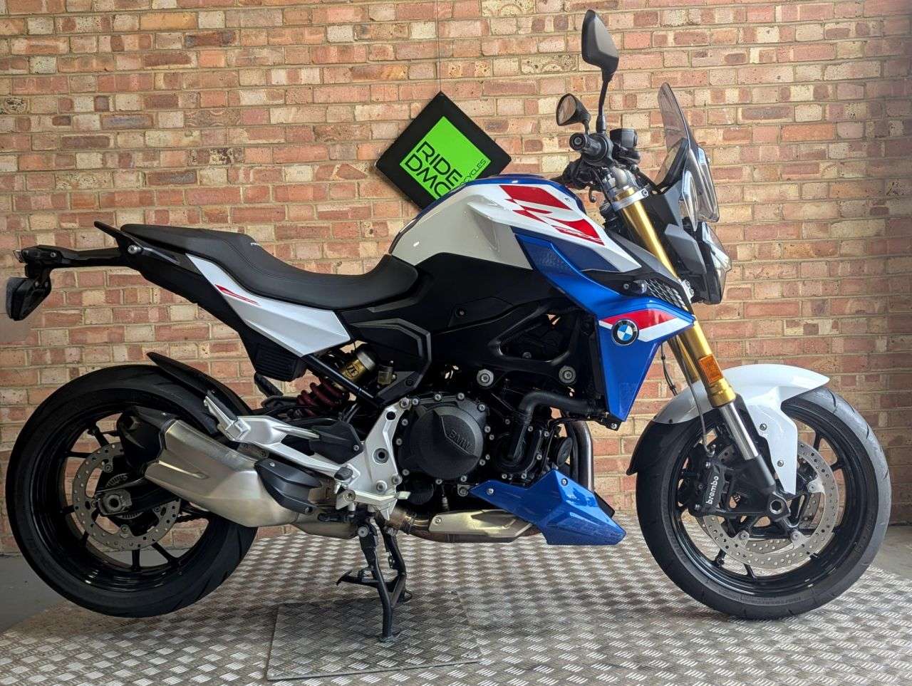 2024 BMW F900R 2024 BMW F900R