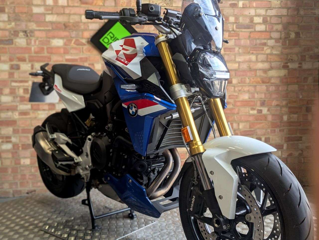 2024 BMW F900R 2024 BMW F900R