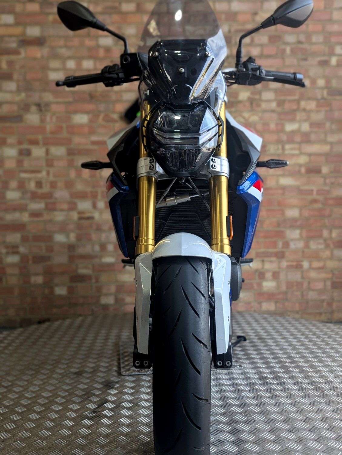 2024 BMW F900R 2024 BMW F900R