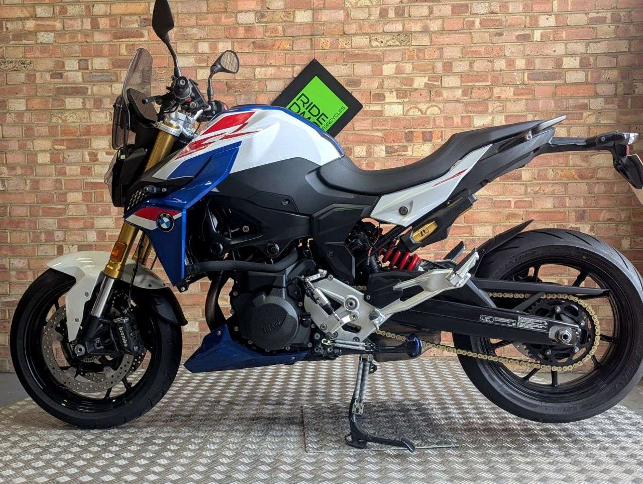 2024 BMW F900R 2024 BMW F900R