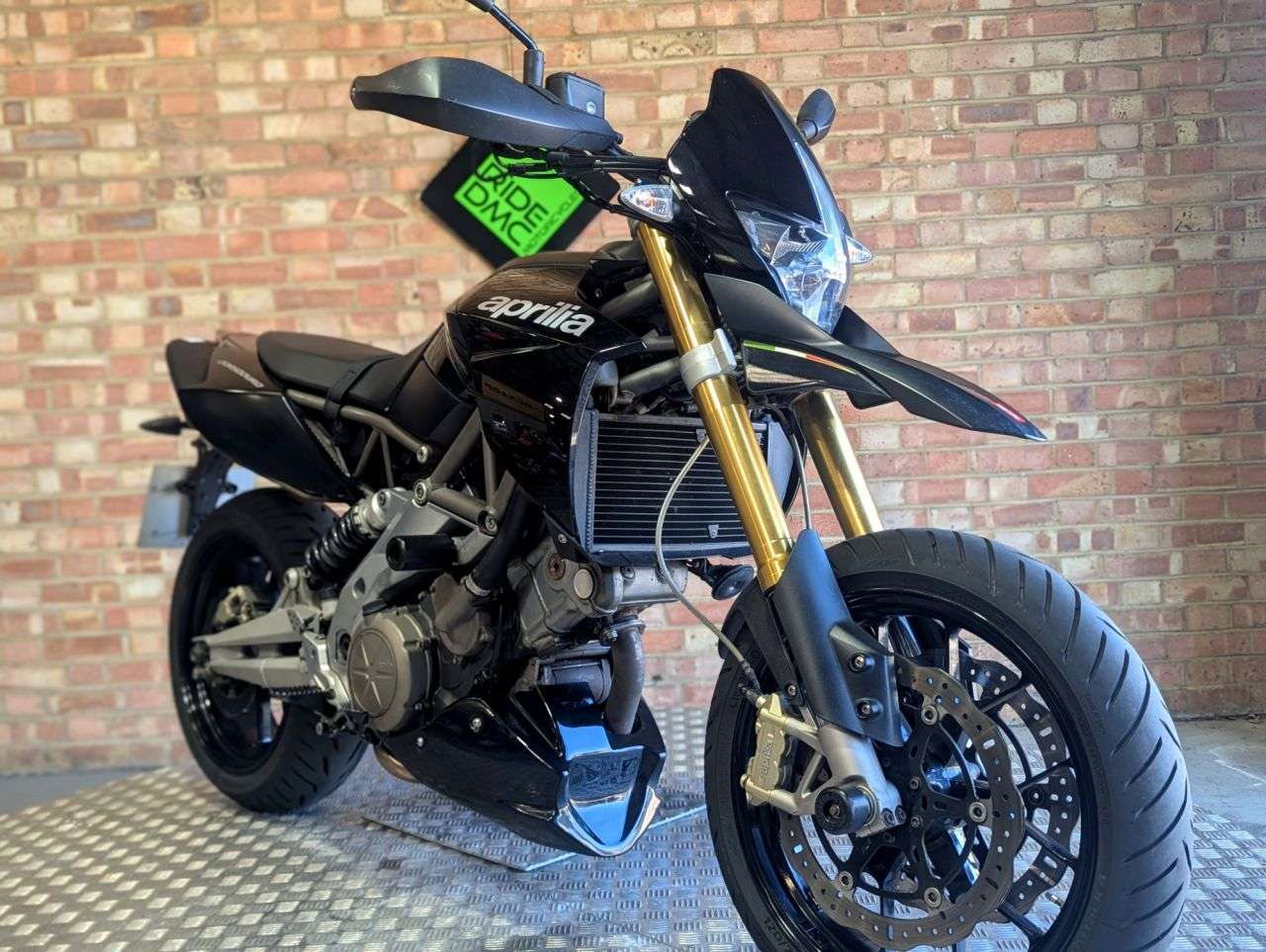 2009 APRILIA DORSODURO 750 2009 APRILIA DORSODURO 750