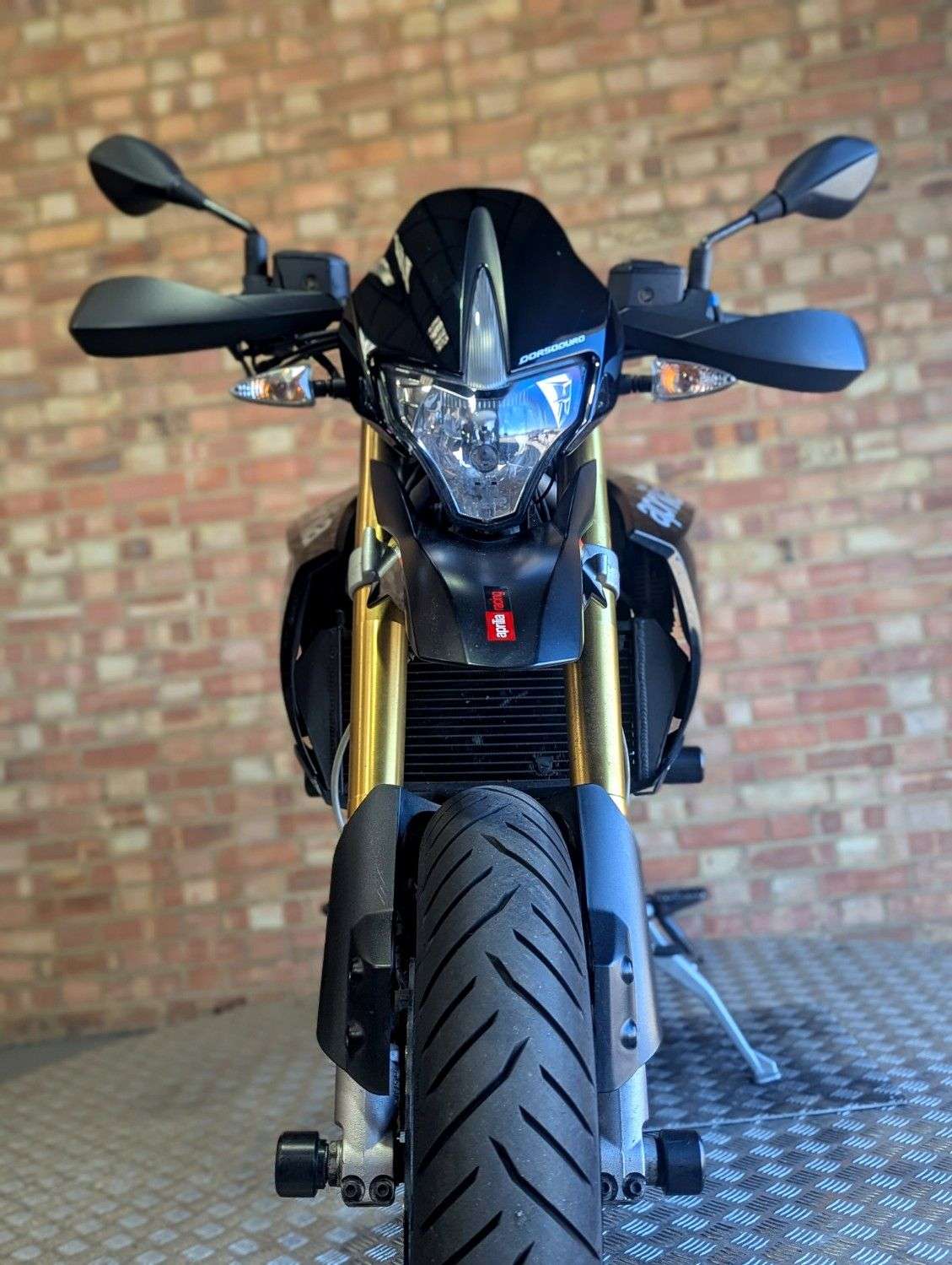 2009 APRILIA DORSODURO 750 2009 APRILIA DORSODURO 750