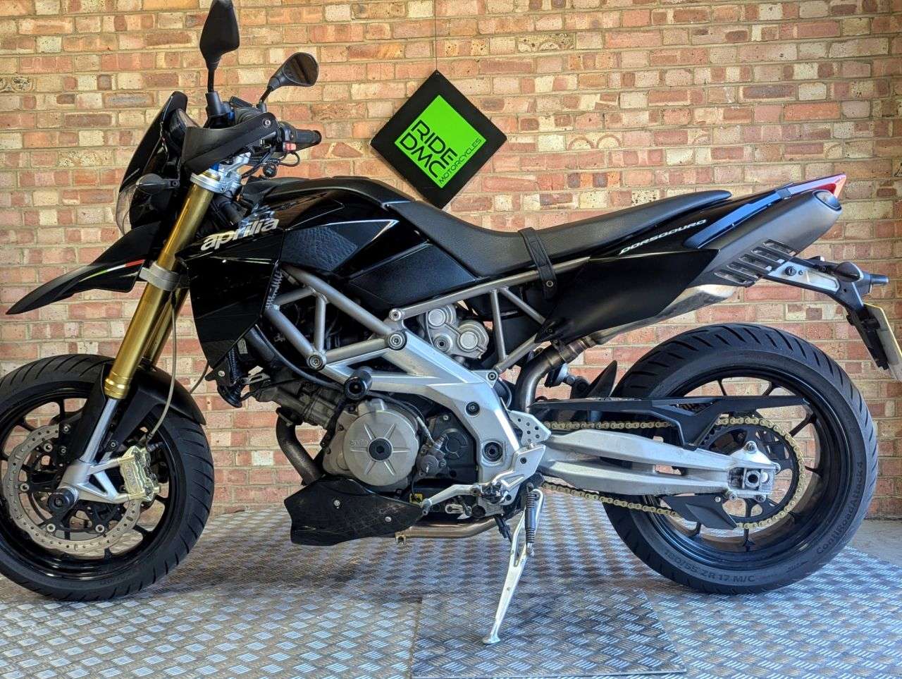 2009 APRILIA DORSODURO 750 2009 APRILIA DORSODURO 750