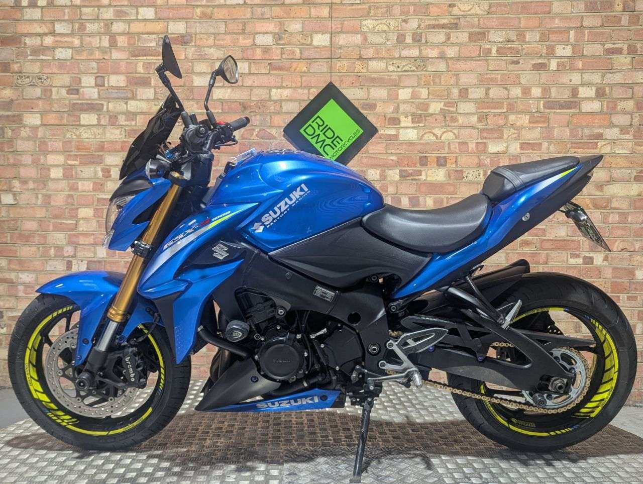 2016 SUZUKI GSX-S1000 2016 SUZUKI GSX-S1000