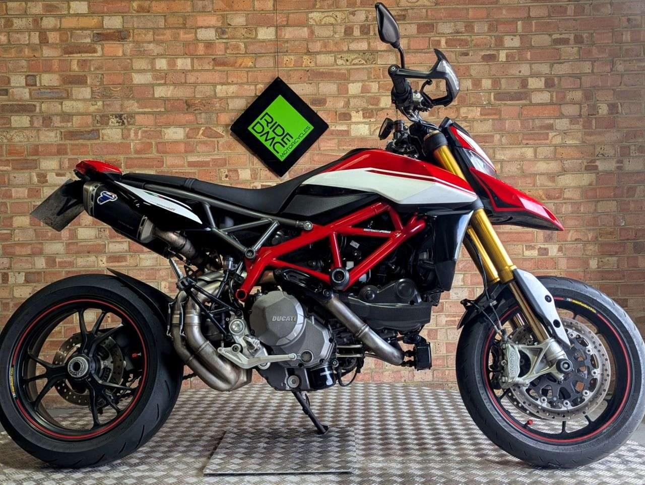 2019 DUCATI HYPERMOTARD 950 2019 DUCATI HYPERMOTARD 950