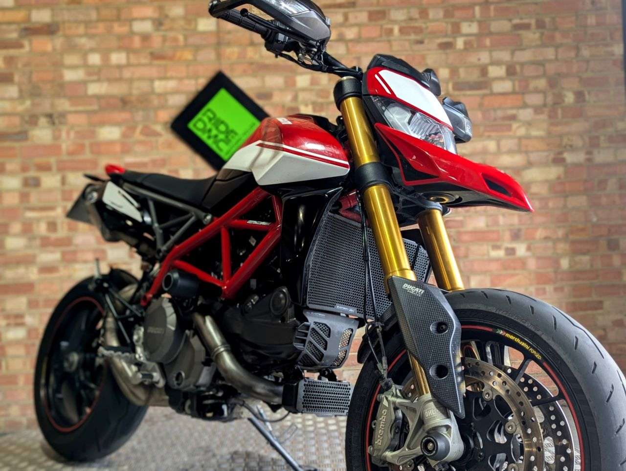 2019 DUCATI HYPERMOTARD 950 2019 DUCATI HYPERMOTARD 950
