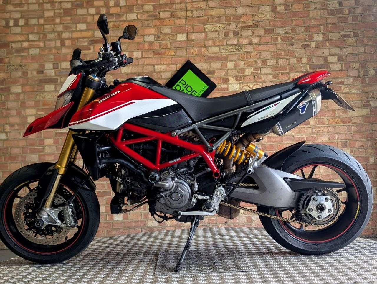 2019 DUCATI HYPERMOTARD 950 2019 DUCATI HYPERMOTARD 950