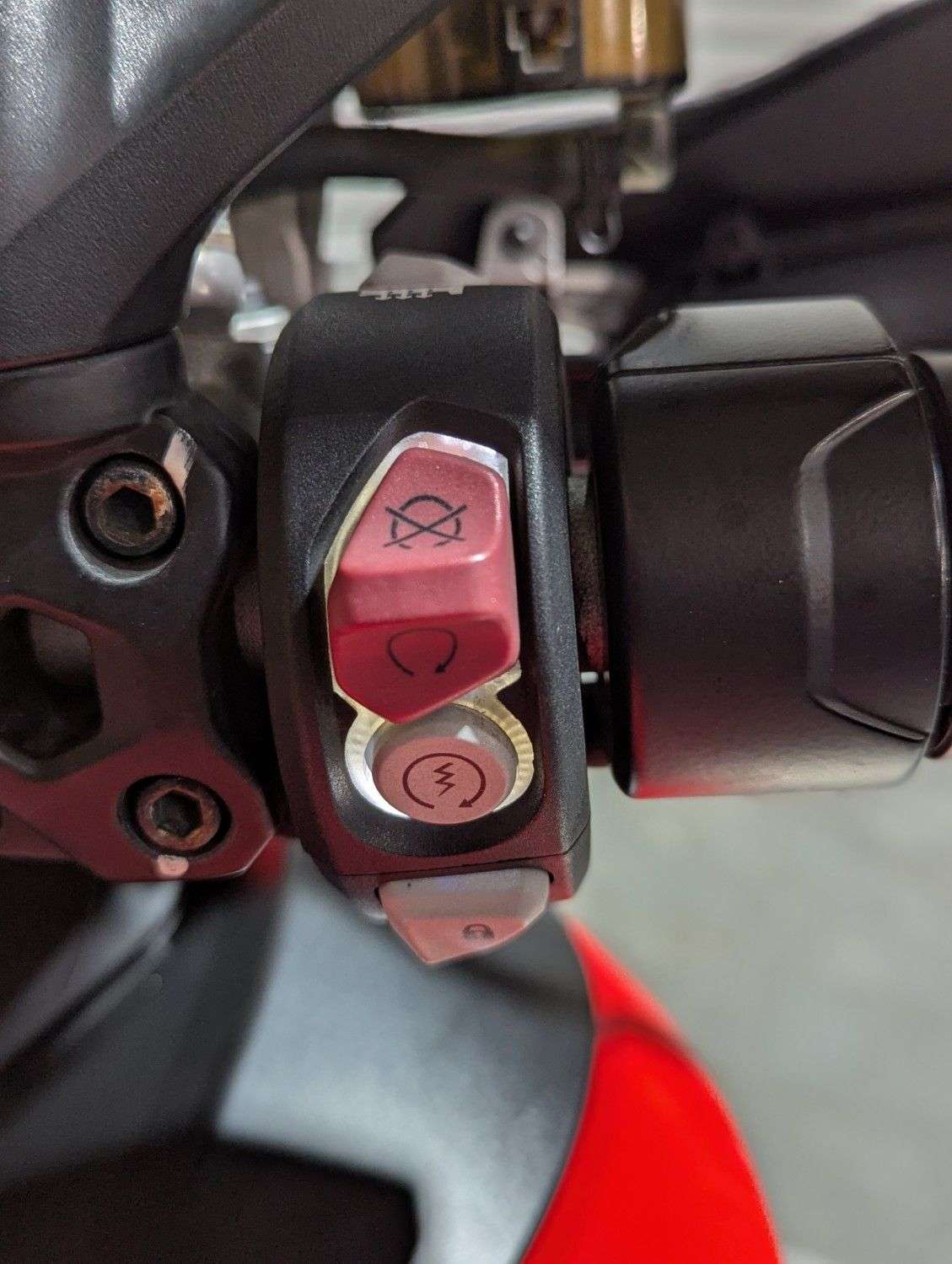 2015 DUCATI MULTISTRADA 1200 S 2015 DUCATI MULTISTRADA 1200 S