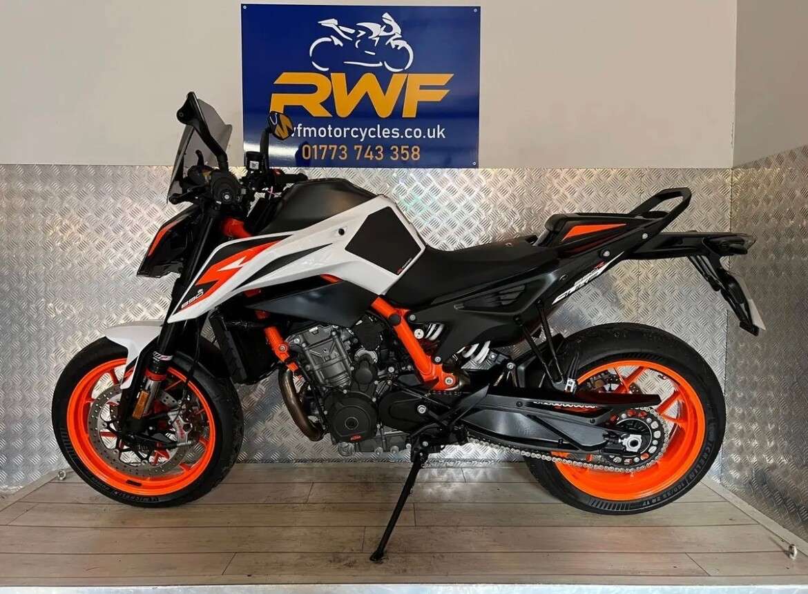 2021 KTM DUKE 2021 KTM DUKE