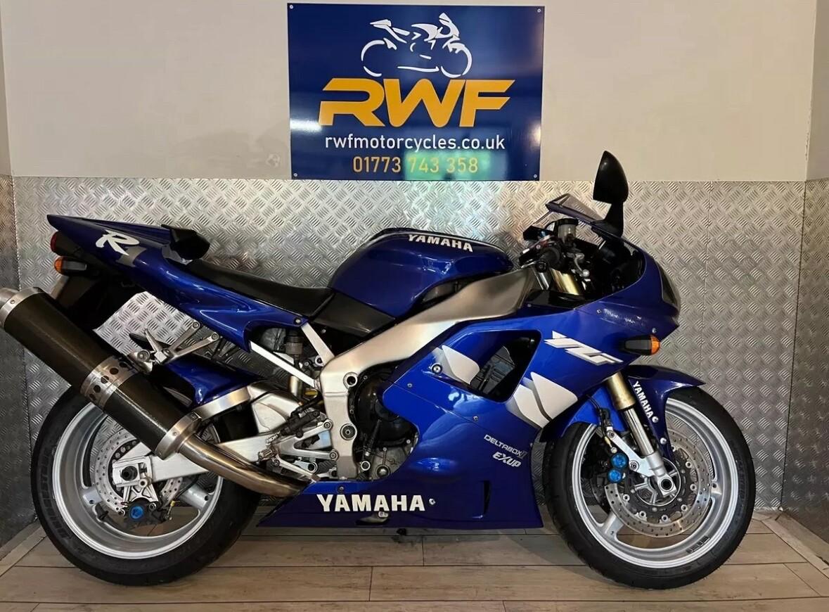 Check out this Yamaha Yzf 1999 Petrol Manual