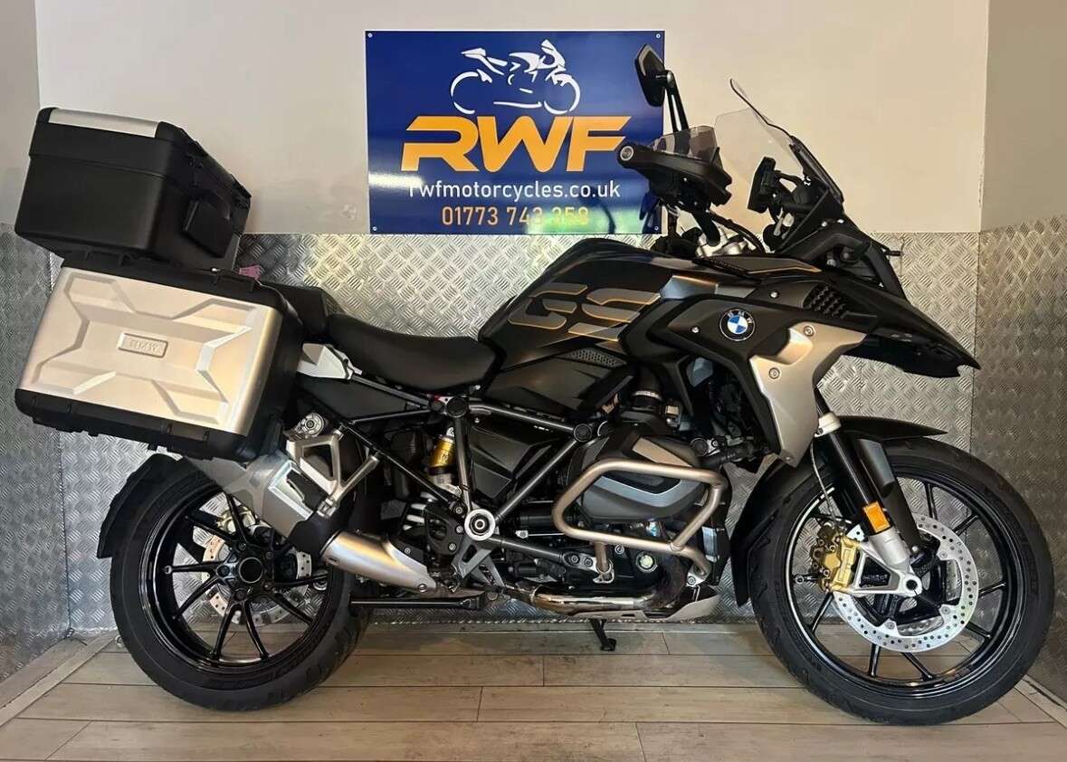 2020 BMW R SERIES 2020 BMW R SERIES