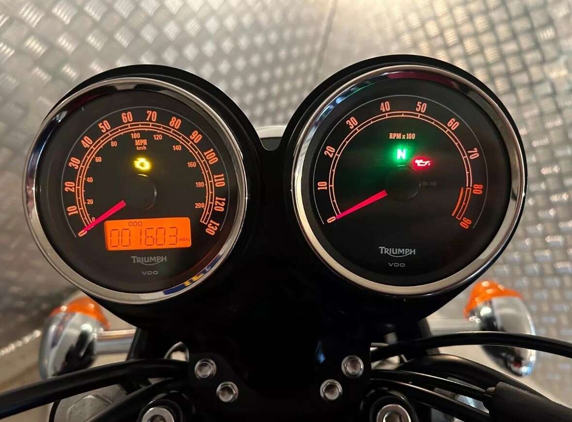 2015 TRIUMPH SCRAMBLER 900 2015 TRIUMPH SCRAMBLER 900