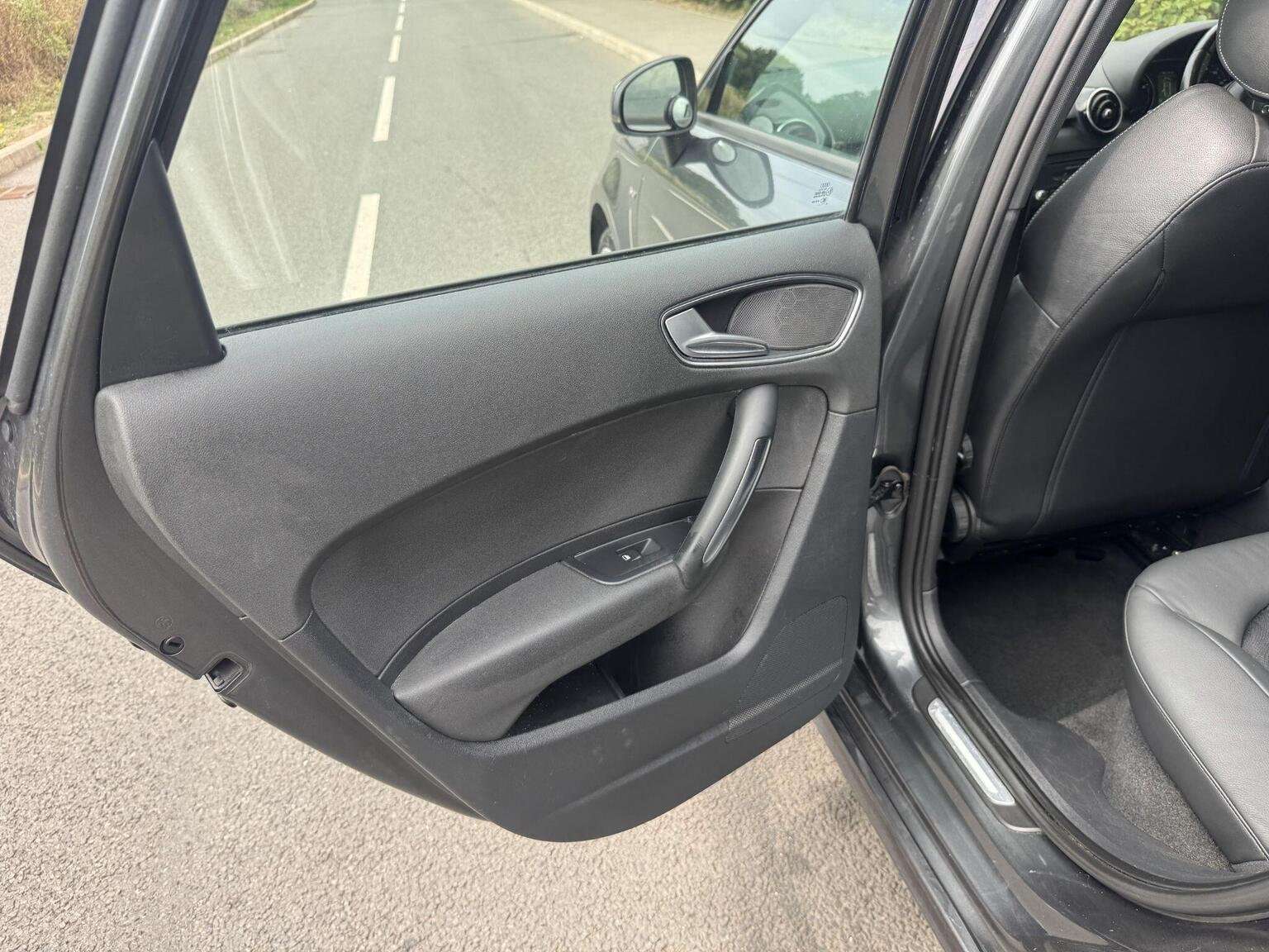 2014 AUDI A1 2014 AUDI A1