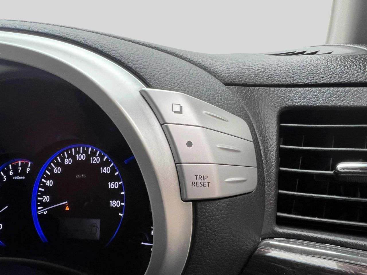 2012 NISSAN ELGRAND 2012 NISSAN ELGRAND