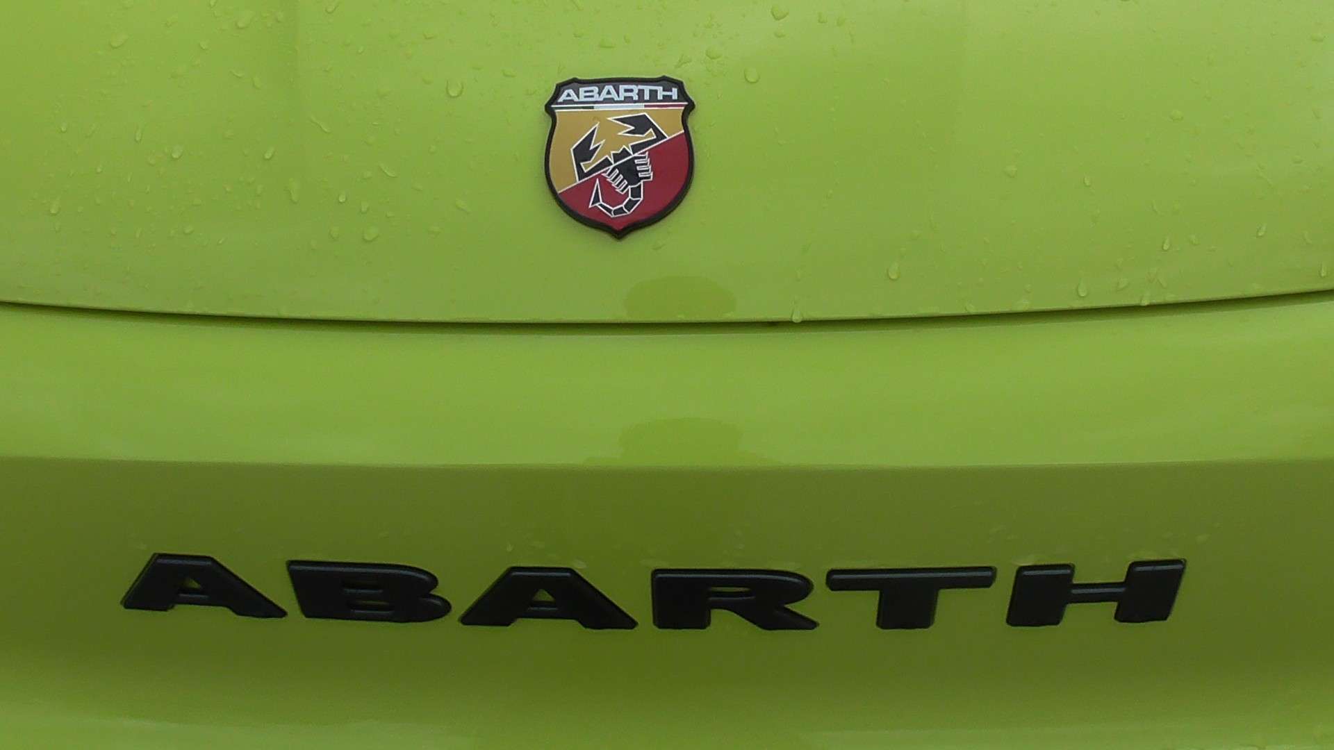 2023 ABARTH 500E 2023 ABARTH 500E