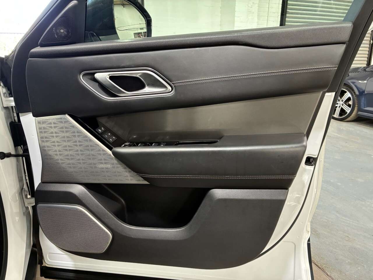 2017 LAND ROVER RANGE ROVER VELAR 2017 LAND ROVER RANGE ROVER VELAR