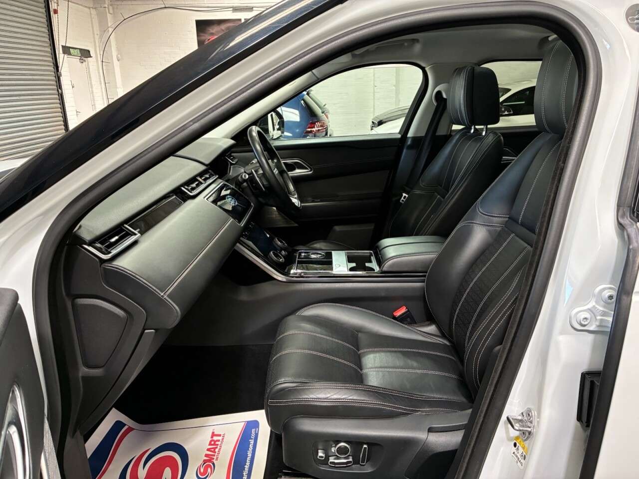 2017 LAND ROVER RANGE ROVER VELAR 2017 LAND ROVER RANGE ROVER VELAR