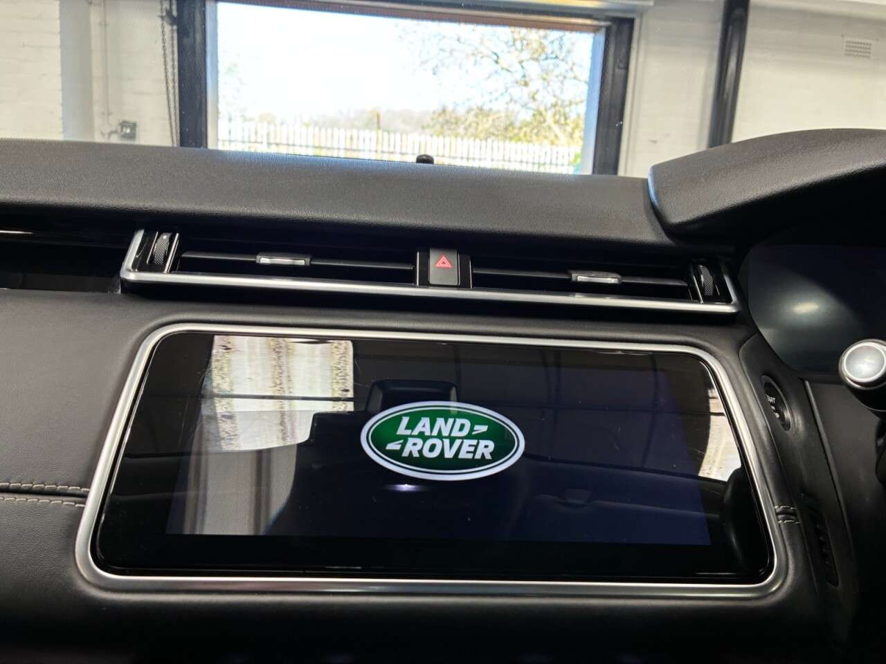 2017 LAND ROVER RANGE ROVER VELAR 2017 LAND ROVER RANGE ROVER VELAR