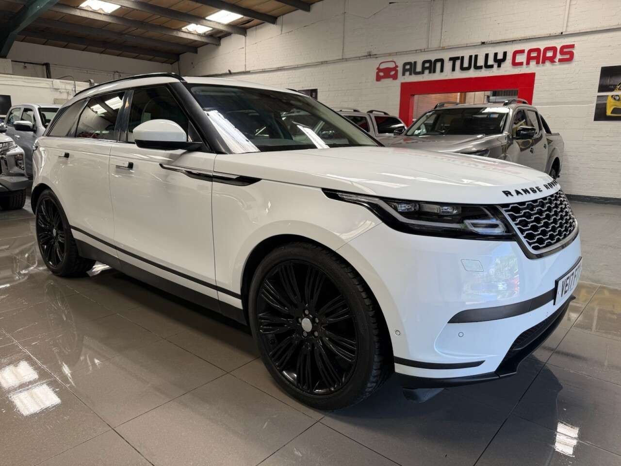2017 LAND ROVER RANGE ROVER VELAR 2017 LAND ROVER RANGE ROVER VELAR