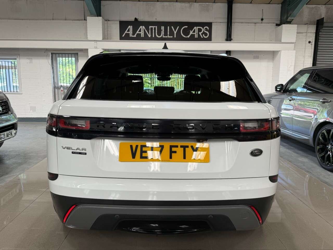 2017 LAND ROVER RANGE ROVER VELAR 2017 LAND ROVER RANGE ROVER VELAR