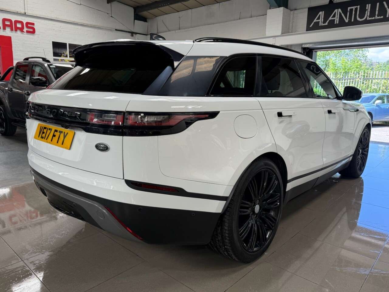 2017 LAND ROVER RANGE ROVER VELAR 2017 LAND ROVER RANGE ROVER VELAR