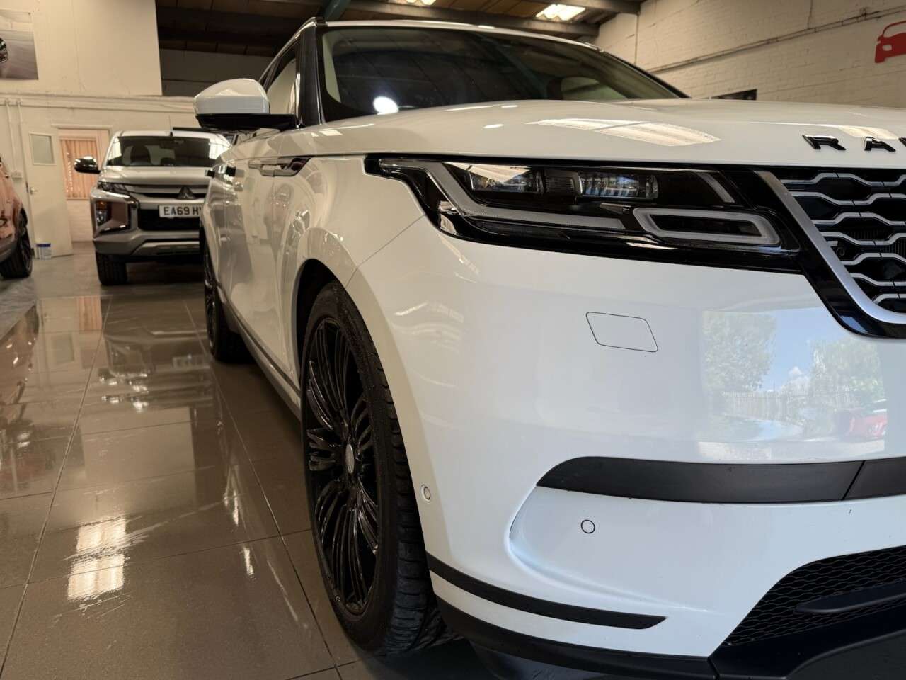2017 LAND ROVER RANGE ROVER VELAR 2017 LAND ROVER RANGE ROVER VELAR