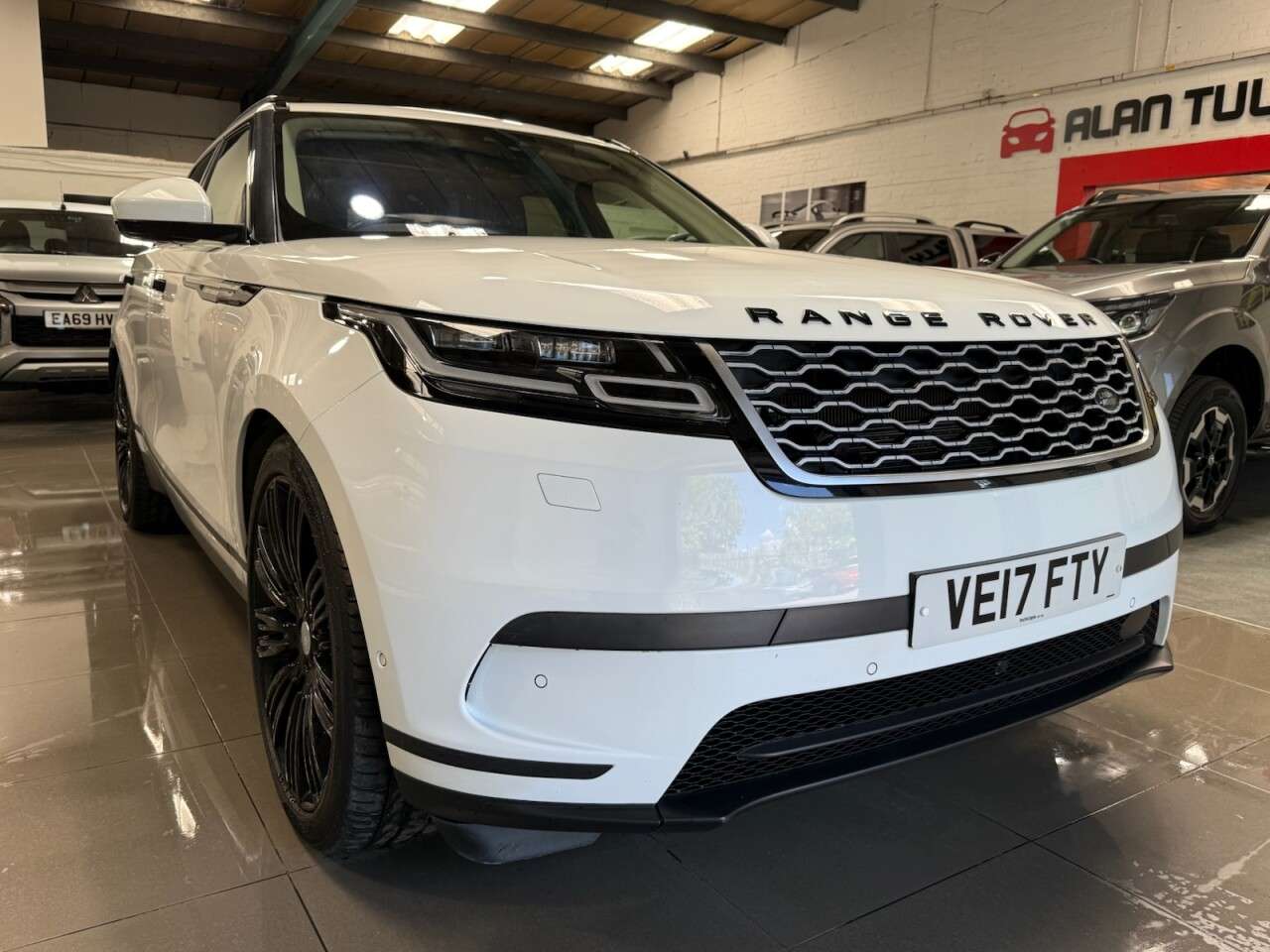 2017 LAND ROVER RANGE ROVER VELAR 2017 LAND ROVER RANGE ROVER VELAR