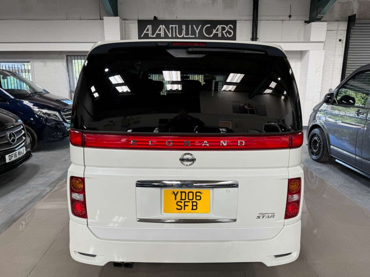2006 NISSAN ELGRAND CAMPER VAN 2006 NISSAN ELGRAND CAMPER VAN