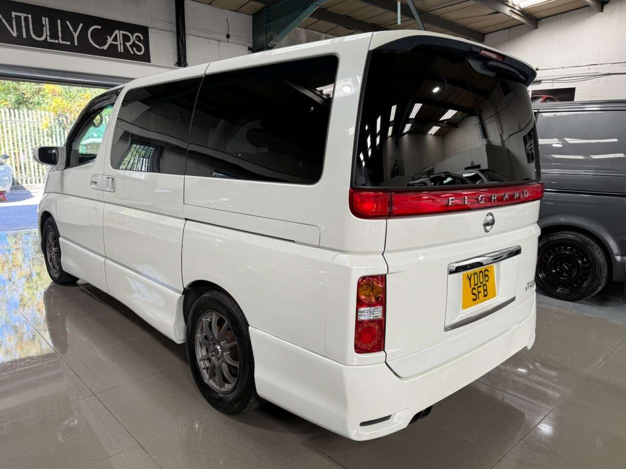 2006 NISSAN ELGRAND CAMPER VAN 2006 NISSAN ELGRAND CAMPER VAN
