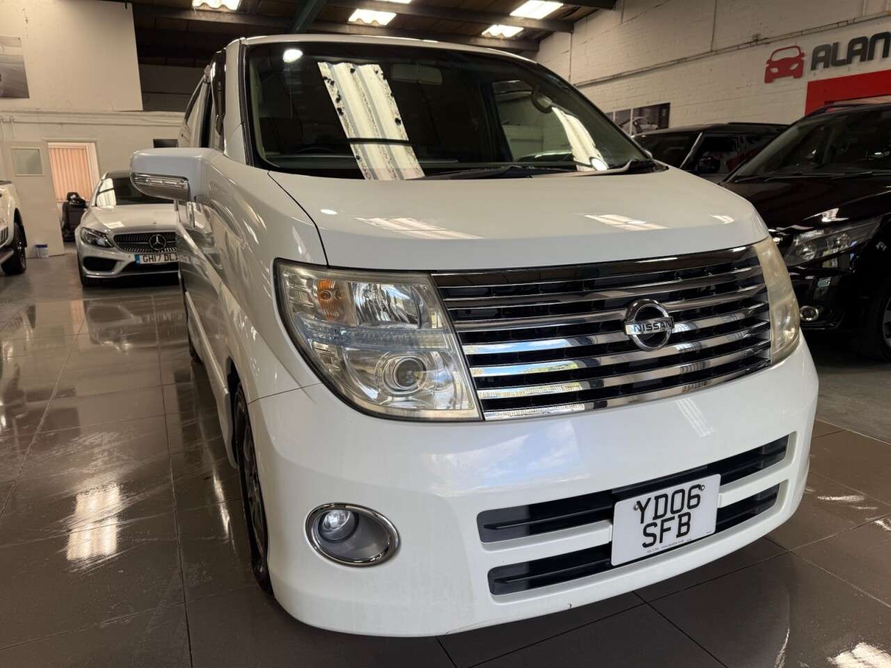 2006 NISSAN ELGRAND CAMPER VAN 2006 NISSAN ELGRAND CAMPER VAN