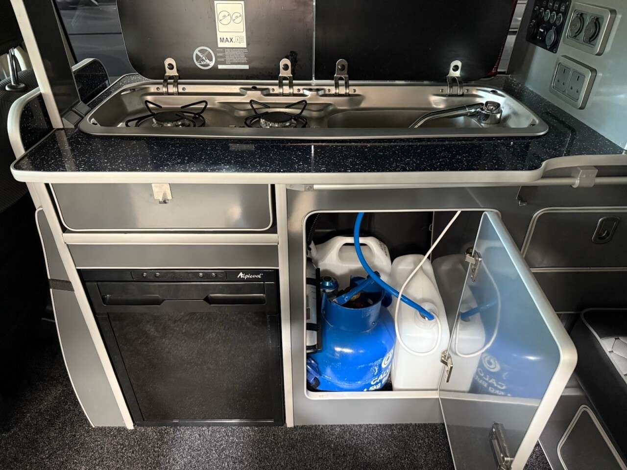 2006 NISSAN ELGRAND CAMPER VAN 2006 NISSAN ELGRAND CAMPER VAN