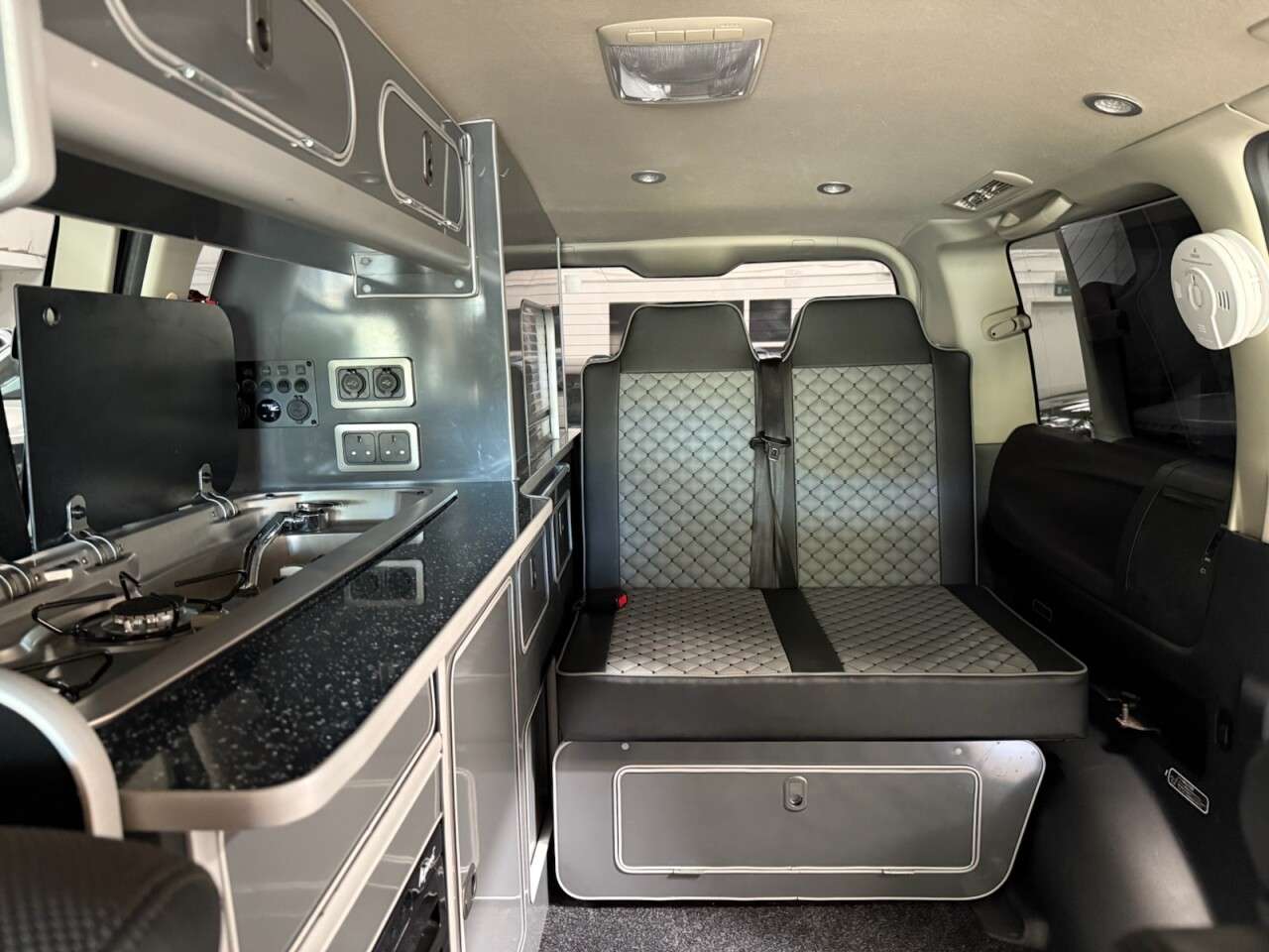 2006 NISSAN ELGRAND CAMPER VAN 2006 NISSAN ELGRAND CAMPER VAN