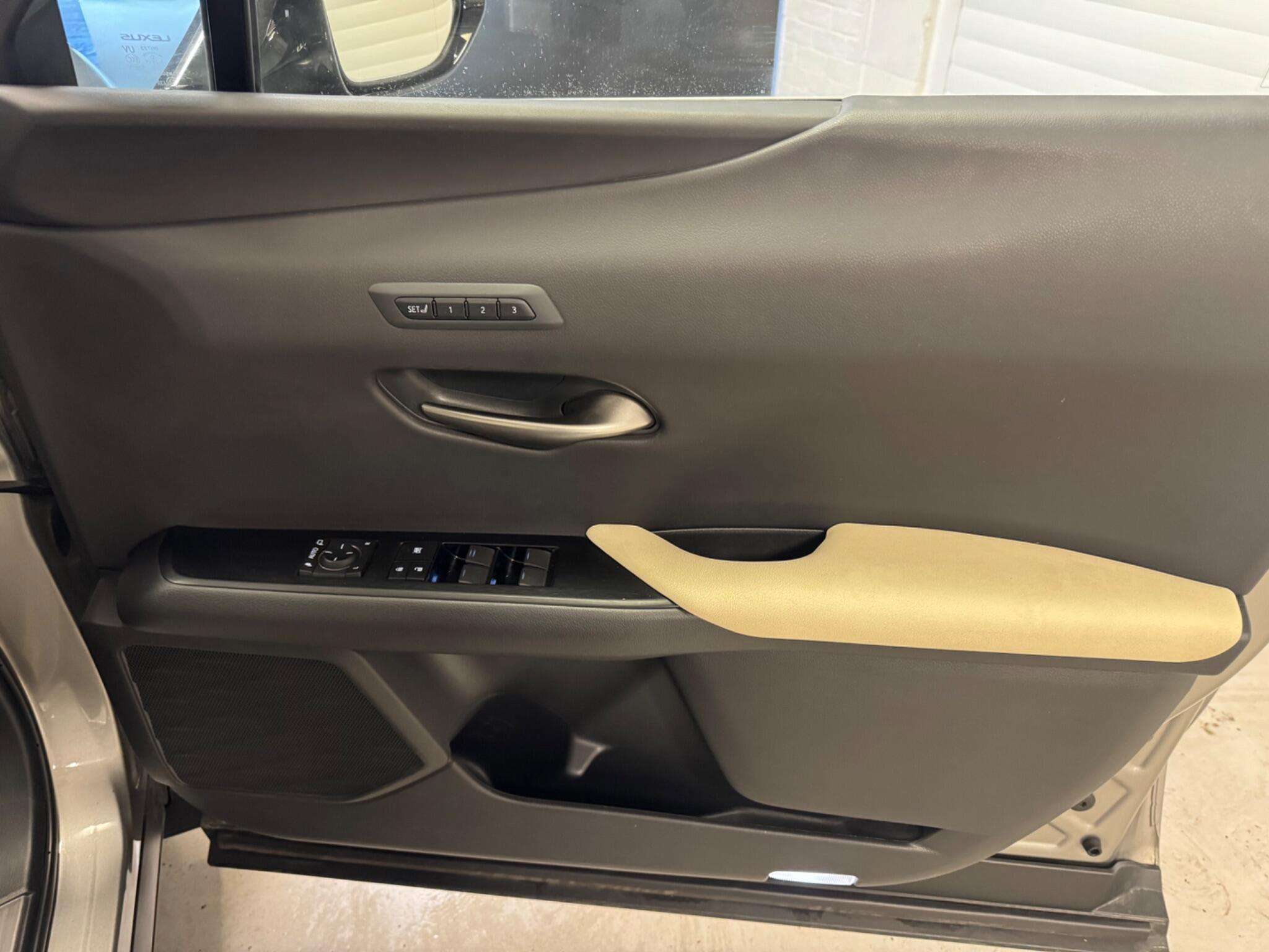 2020 LEXUS UX 2020 LEXUS UX