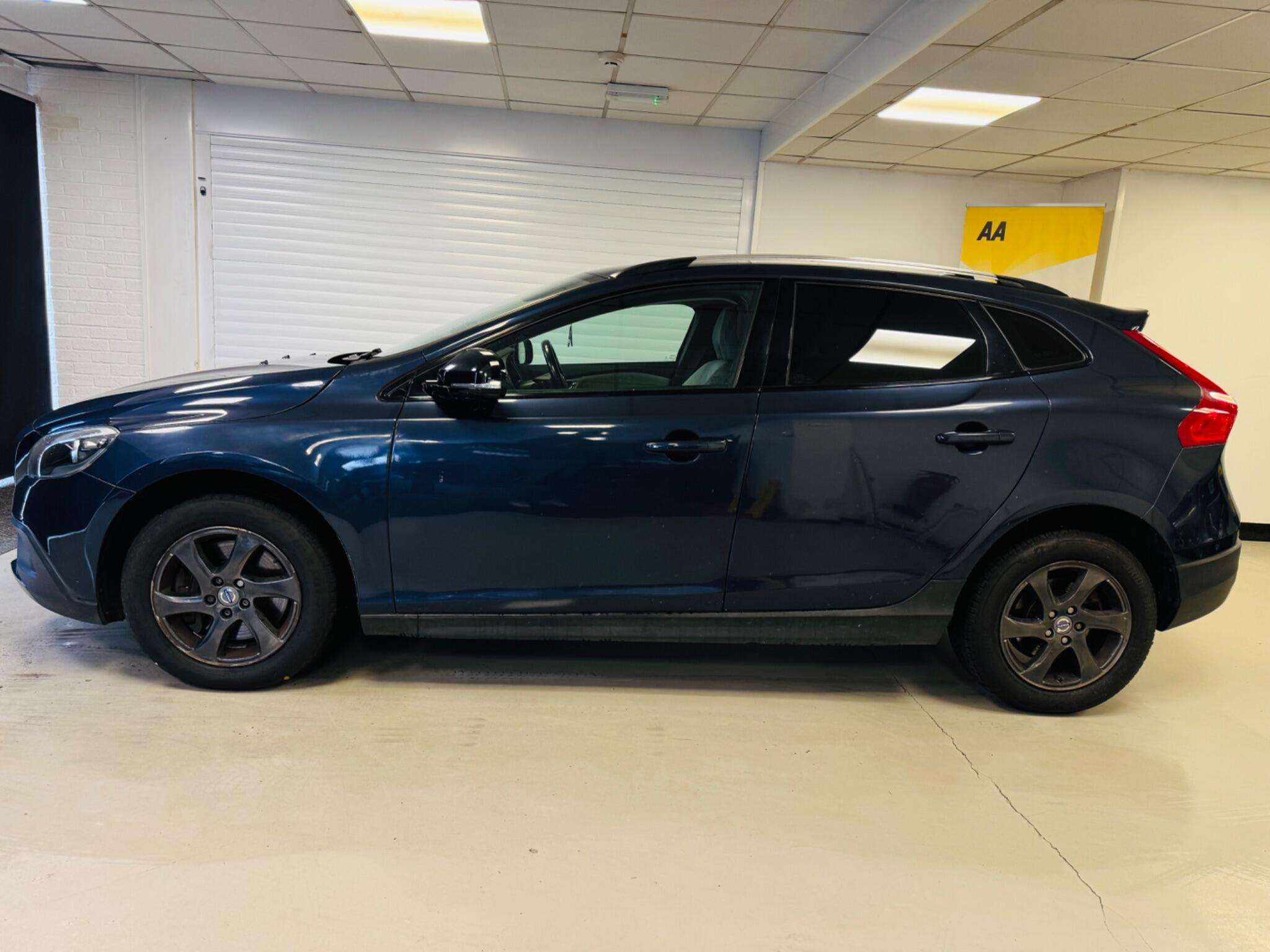 2014 VOLVO V40 CROSS COUNTRY 2014 VOLVO V40 CROSS COUNTRY