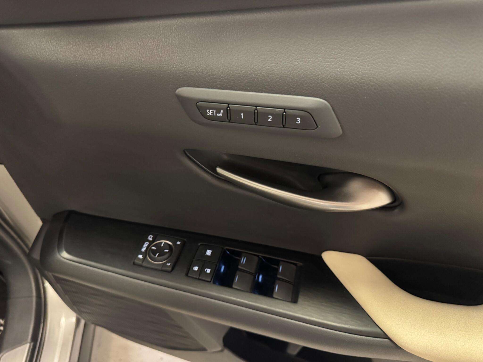 2020 LEXUS UX 2020 LEXUS UX