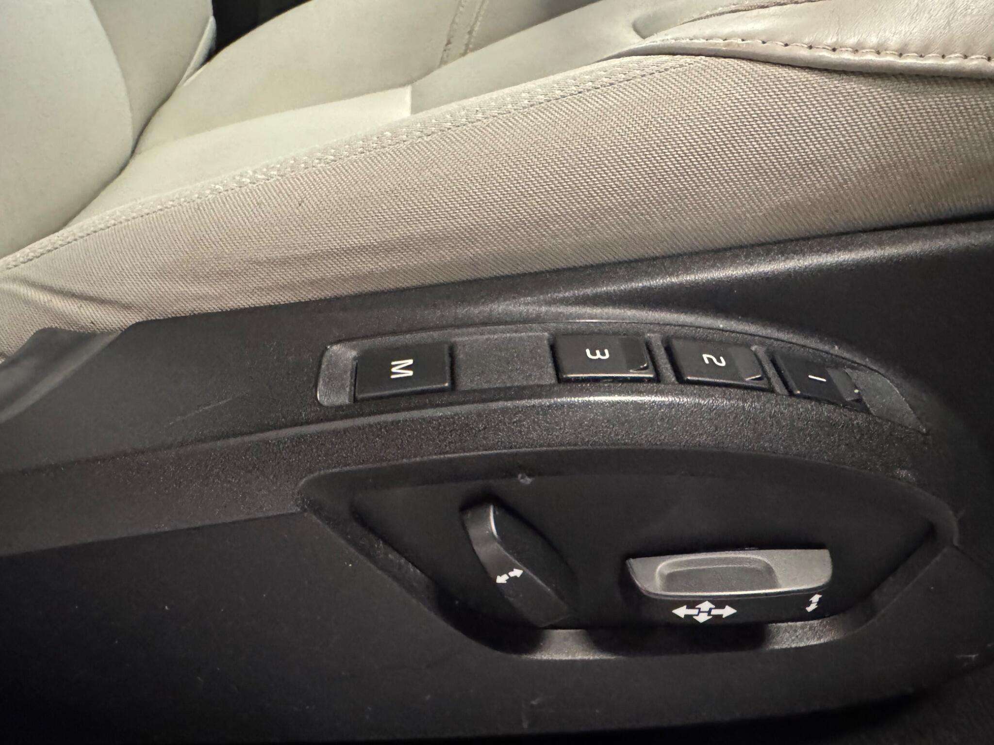 2014 VOLVO V40 CROSS COUNTRY 2014 VOLVO V40 CROSS COUNTRY