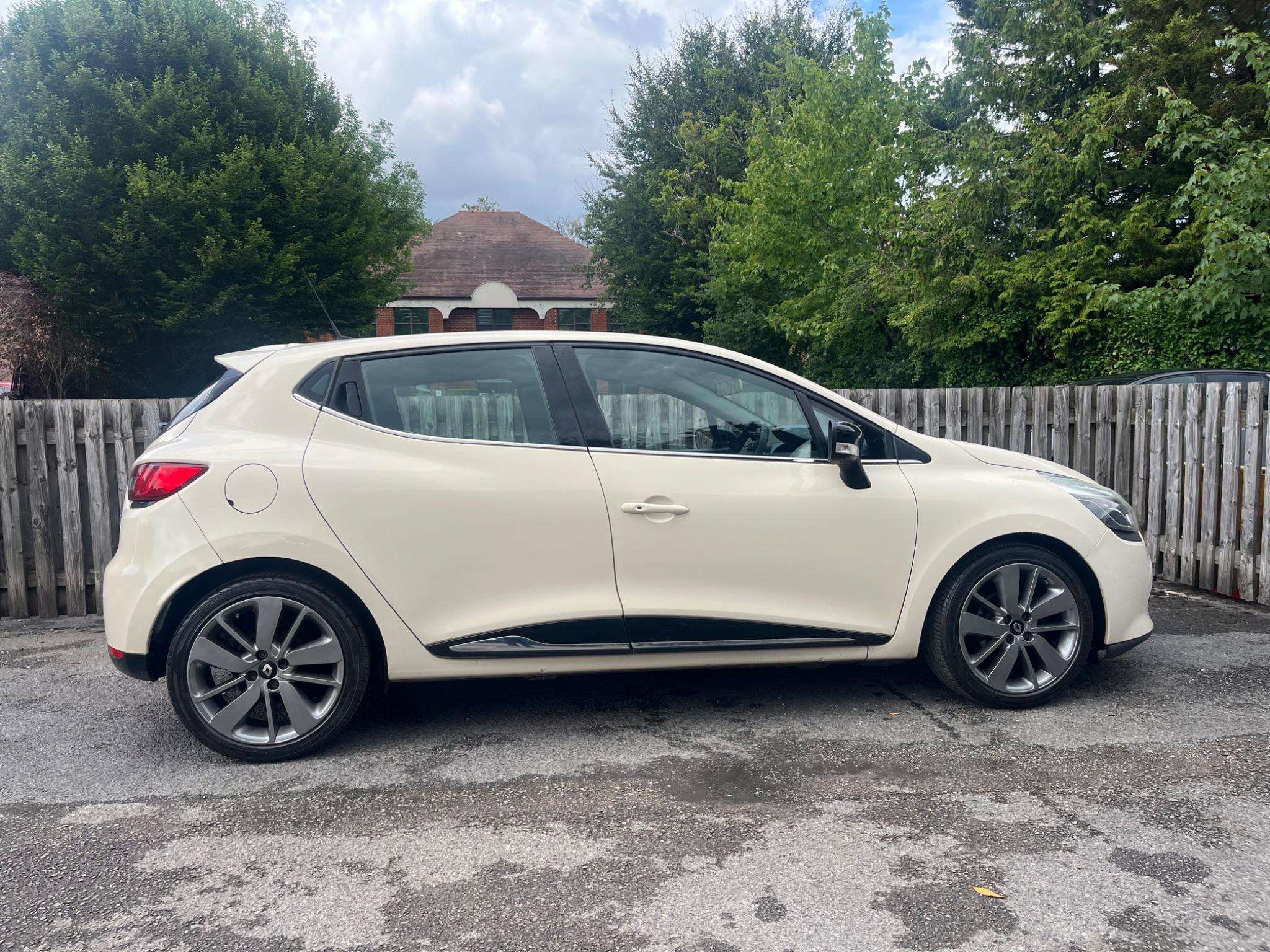 2015 RENAULT CLIO 2015 RENAULT CLIO
